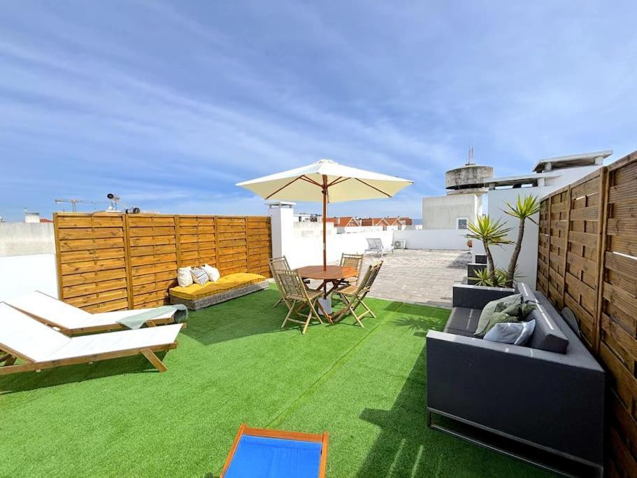 Nazare Boutique W Sea View And Private Rooftop Terace Apartment Exterior photo